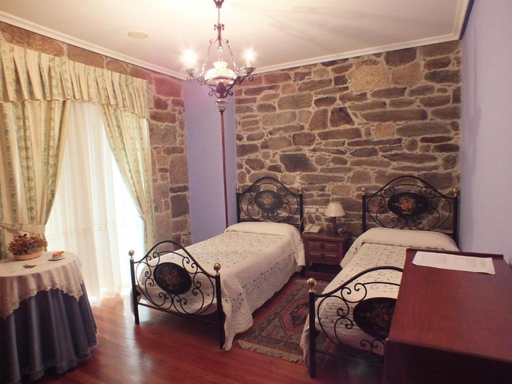 Hotel Pousada Vicente Risco Castro Caldelas Ruang foto