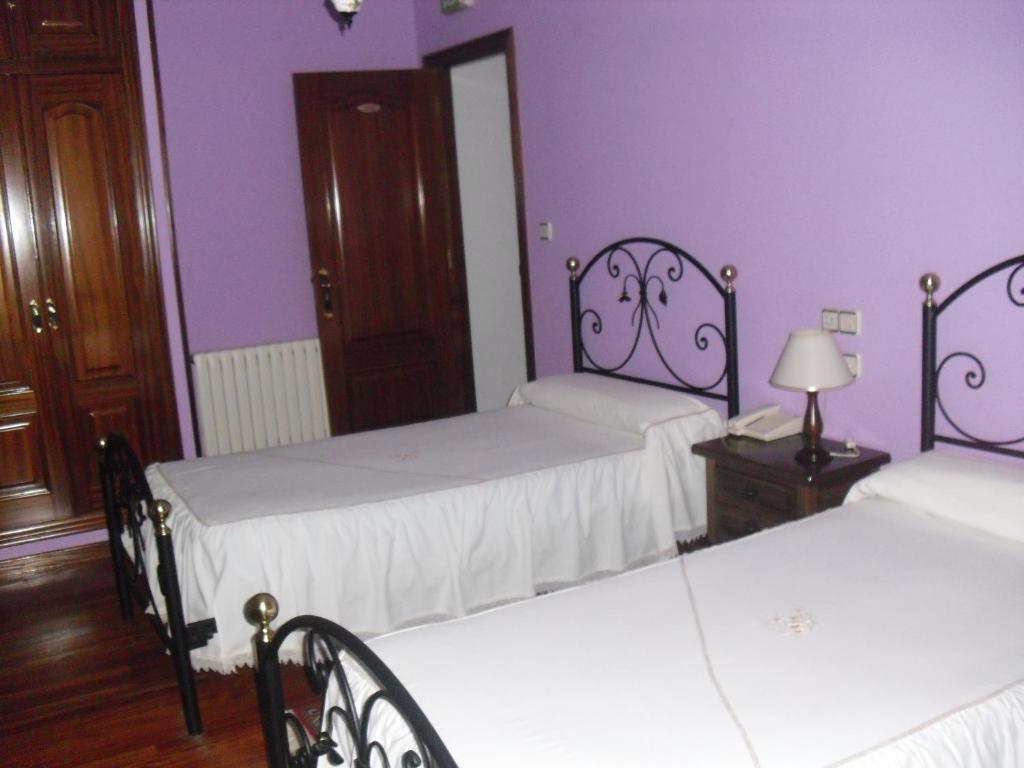 Hotel Pousada Vicente Risco Castro Caldelas Ruang foto