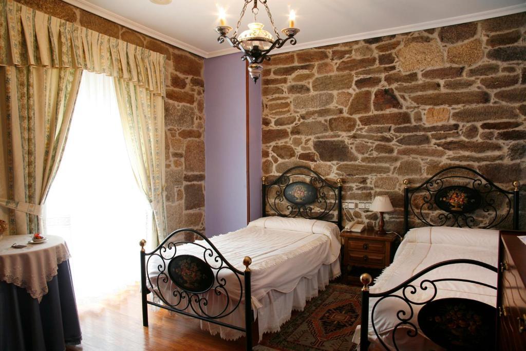 Hotel Pousada Vicente Risco Castro Caldelas Bagian luar foto