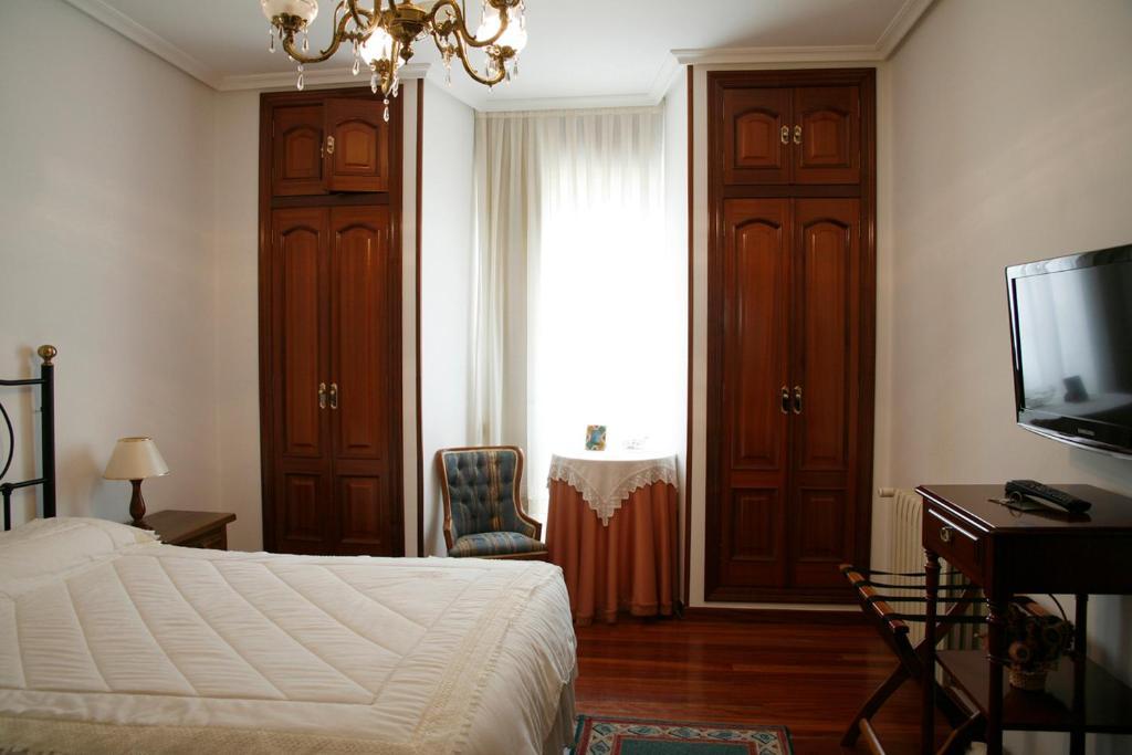 Hotel Pousada Vicente Risco Castro Caldelas Bagian luar foto
